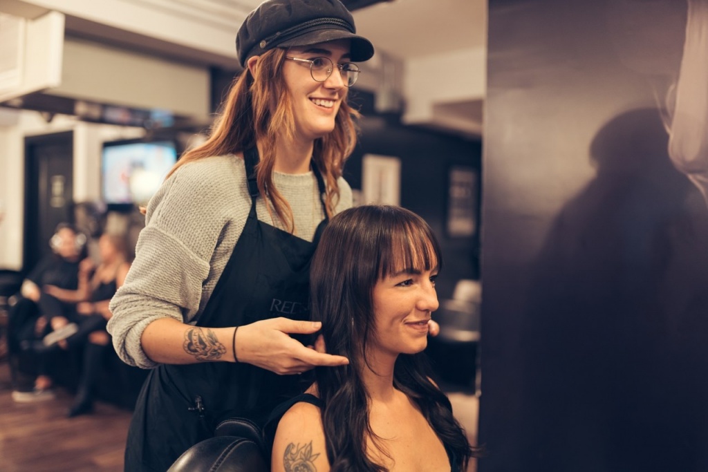 Kelowna Hair Salons: Flattering Haircuts for Women and Men
